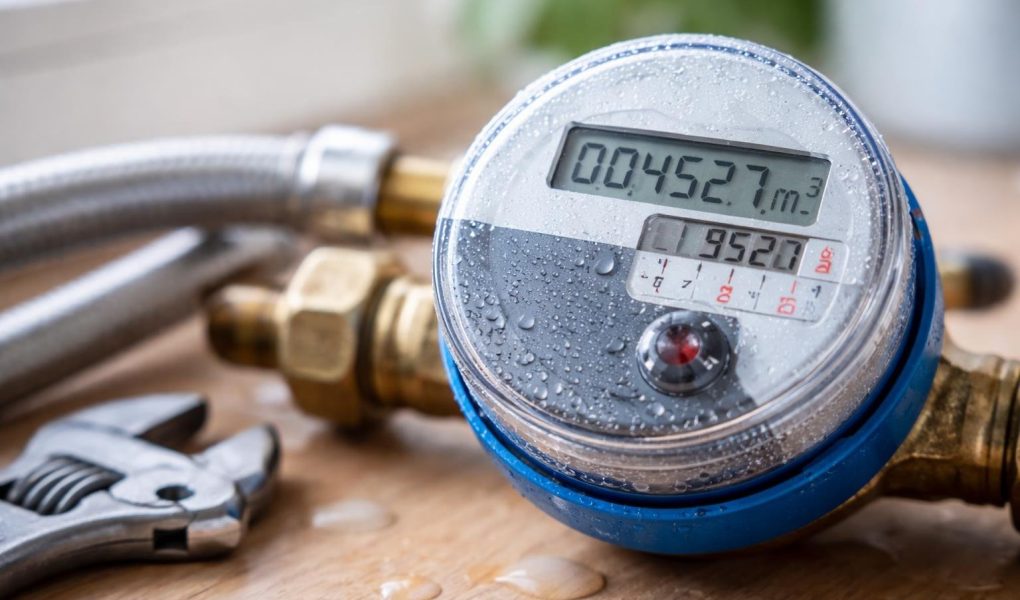 compteur-eau-condensation-tuyau-outils-plomberie