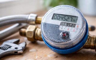 compteur-eau-condensation-tuyau-outils-plomberie